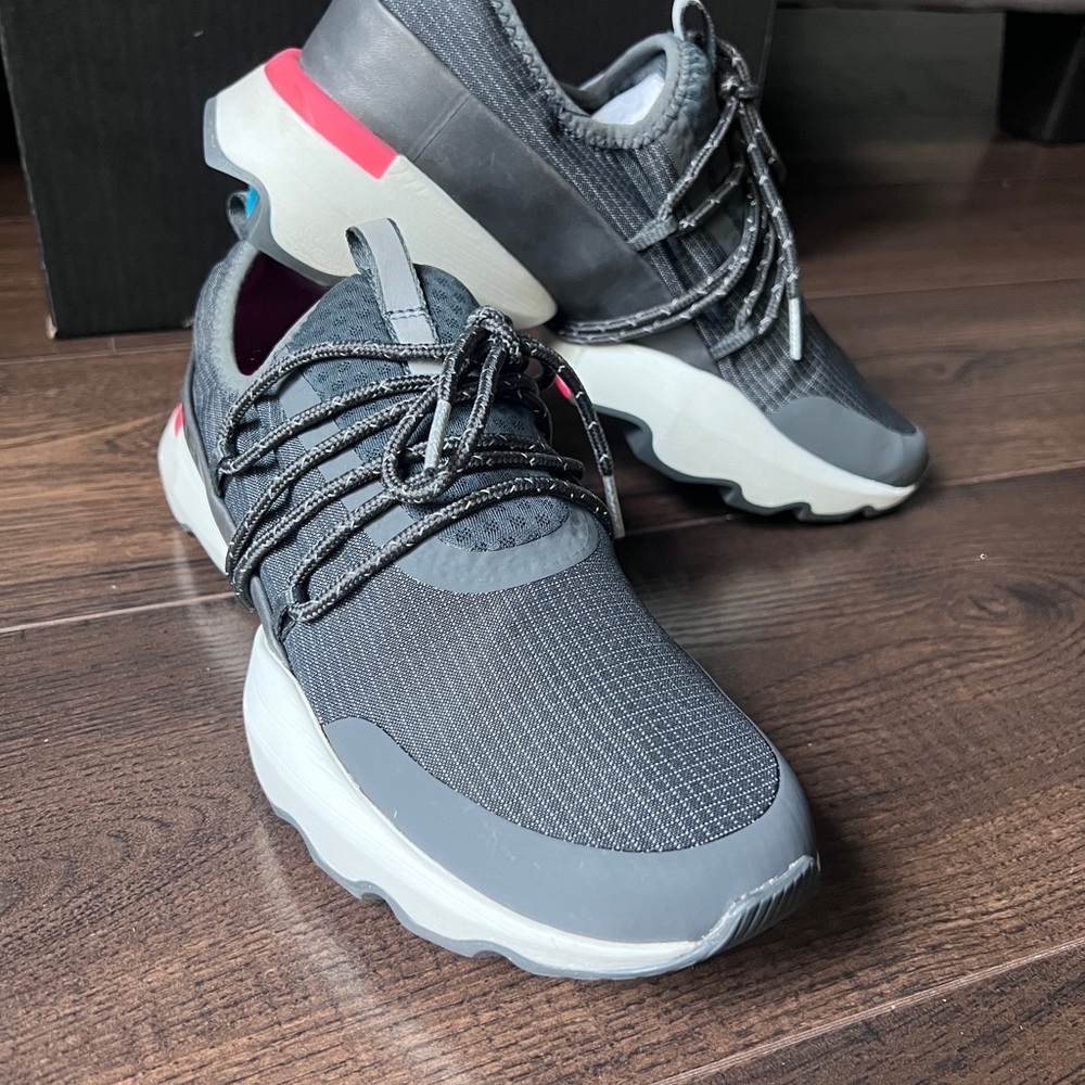 Sorrel Kinetic Impact Lace Glow Women’s Sneakers Size 9